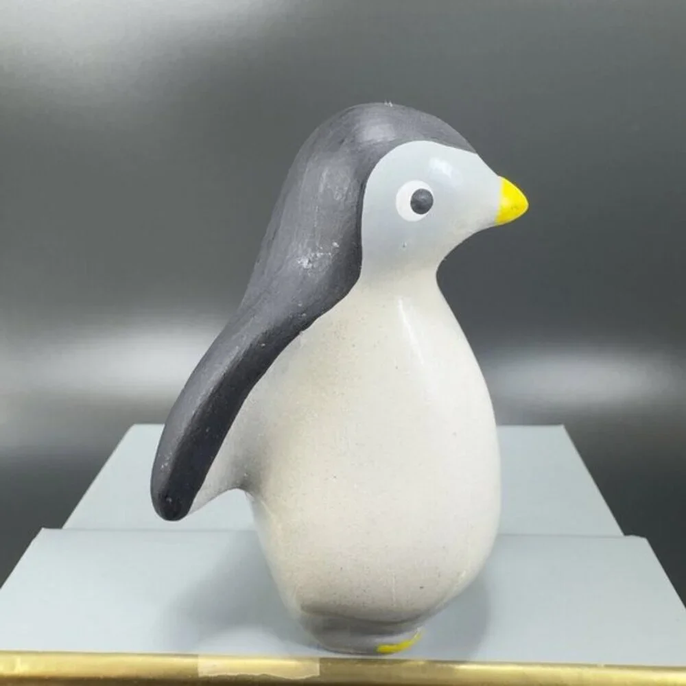 VINTAGE GLORIA DIAS ECUADOR PENGUIN FIGURE Hand Made Pottery‎ Signed Figure VTG